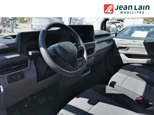 Volkswagen Transporter van l1h1 2.0 tdi 150 bva8 — photo 11