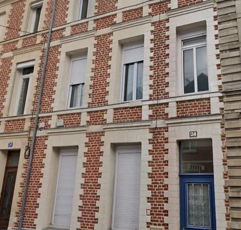 Maison de ville 171 m² - 5 chambres - divisible en 3 logements - cave et cour