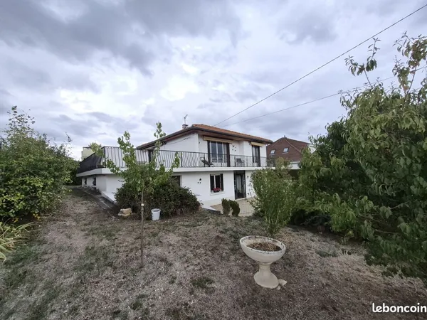 Propriété 6 pièces 141 m²