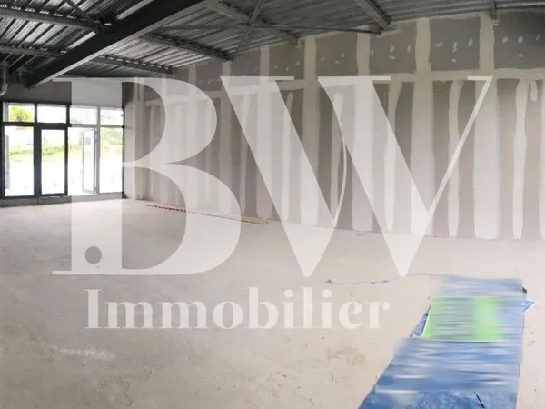 Local commercial 135 m² LESNEVEN