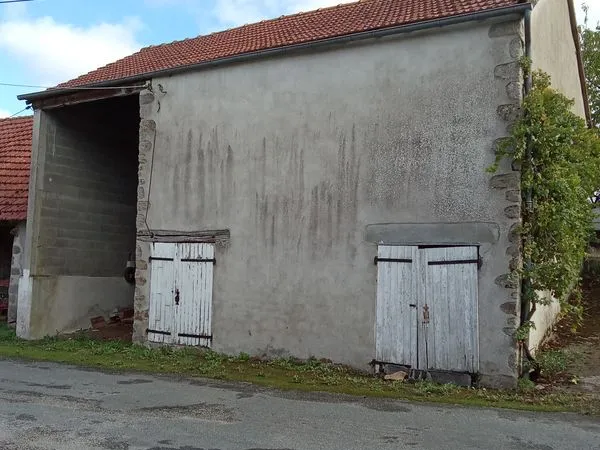 Ancien batiment de ferme en tres bon etat