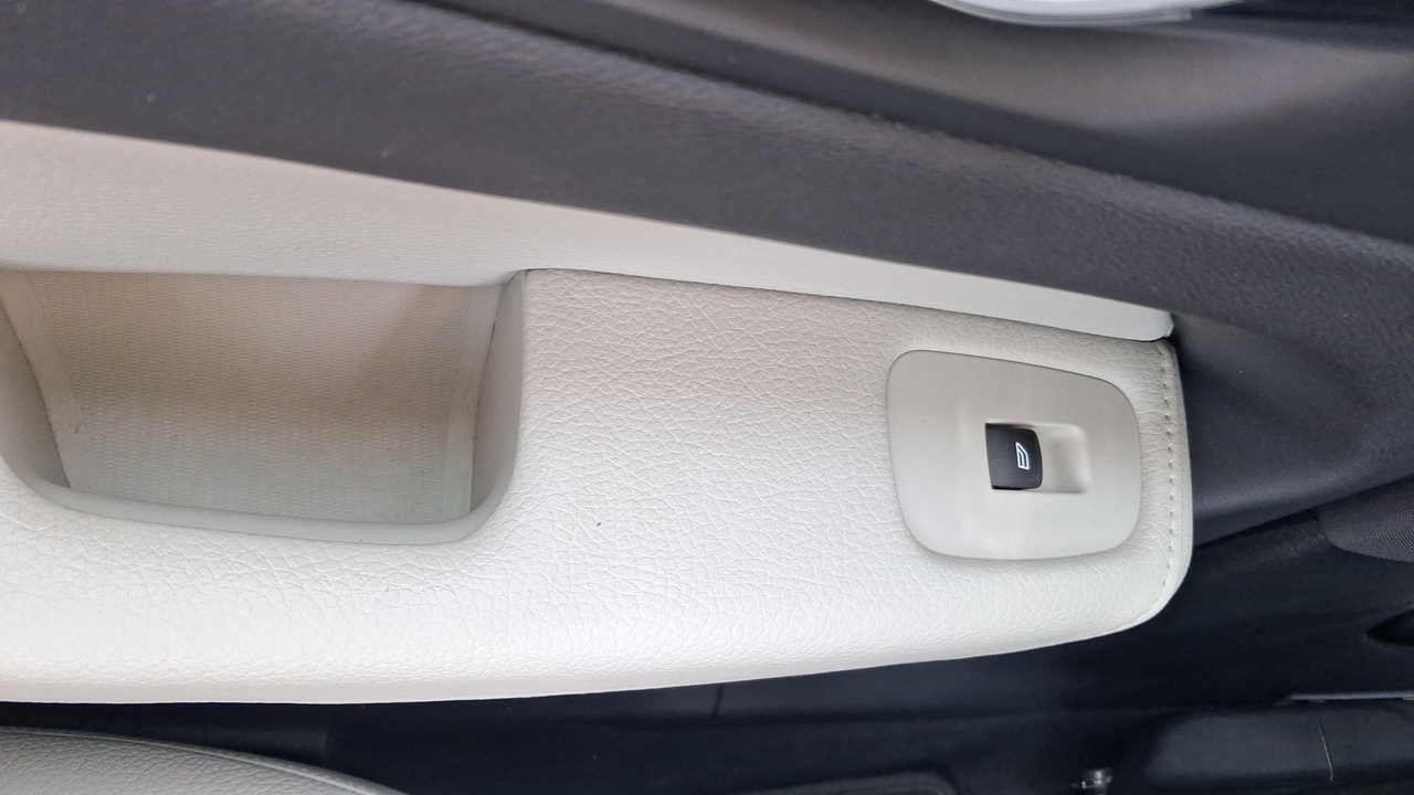 Volvo XC60 D5 AWD 235 ch Geartronic 8 — photo 47