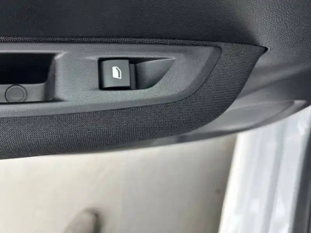 Peugeot 208 puretech 75 s&amp;s bvm5 — photo 15