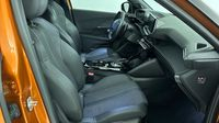 Peugeot 2008 1.2 PureTech 130ch S&S GT Line EAT8 7cv — photo 15