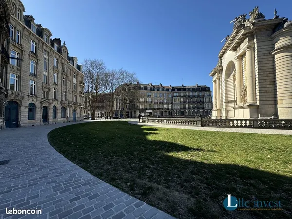 Local 378 m² Lille