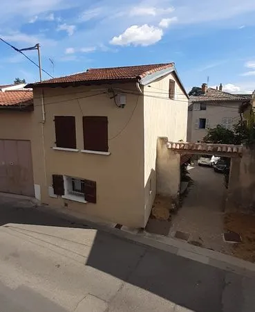 Location maison de ville meublée - St Genis Laval