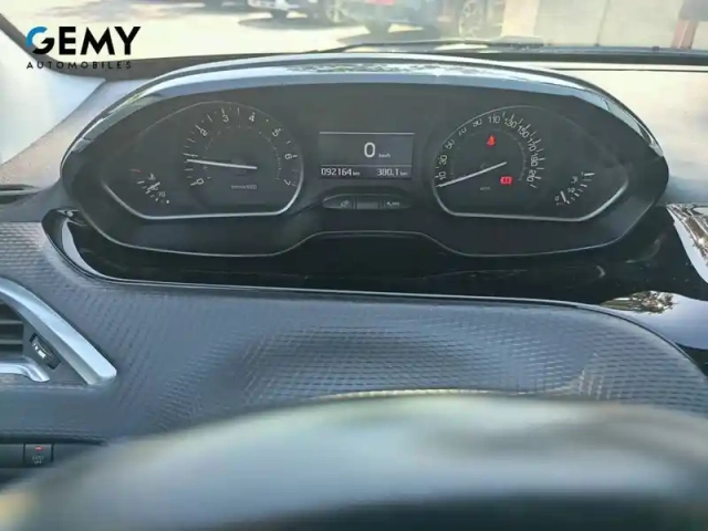 Peugeot 208 puretech 110ch s&amp;s bvm6 — photo 26