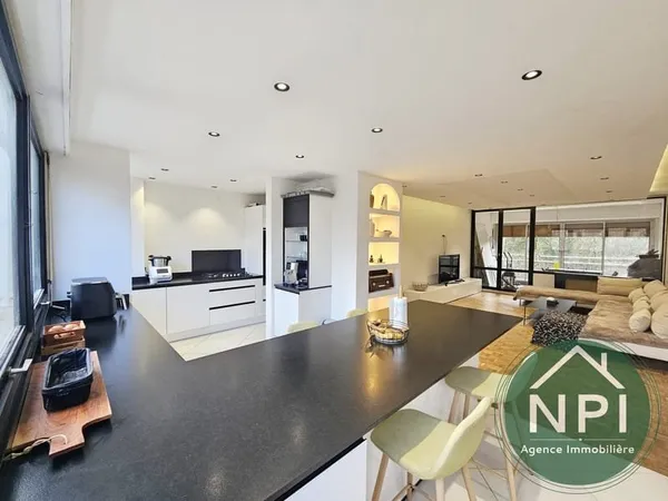 Appartement 6 pièces , 120m² à la Résidence du Château