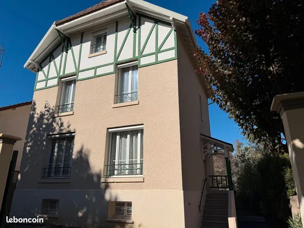 Jolie Maison ancienne de 6 pièces principales sur sous-sol