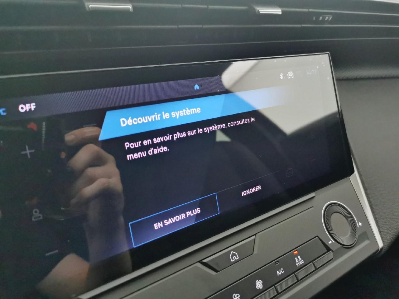 Peugeot 308 sw hybrid 145 e-dcs6 style — photo 11
