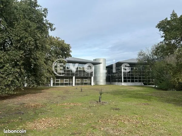 Bureaux 221 m²