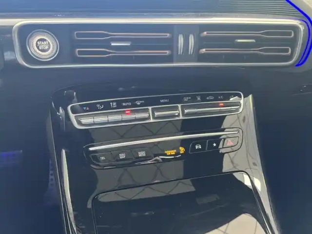 Mercedes Eqc 400 4matic — photo 20