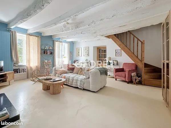 Maison 7 pièces 219 m²