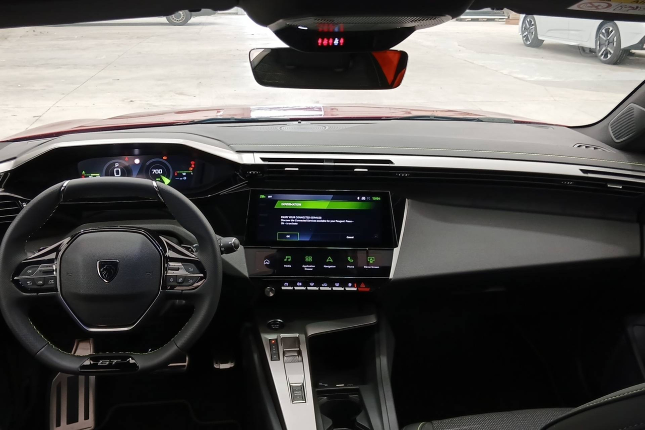 Peugeot 308 — photo 12