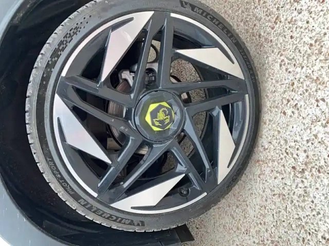Abarth 600 e 240 ch — photo 71
