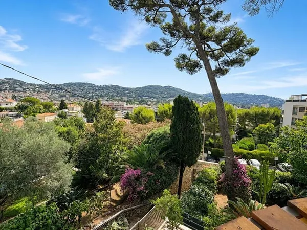 Appartement 5 pièces 181 m²