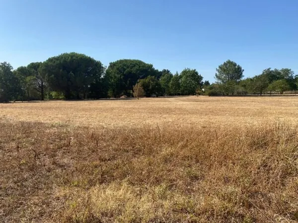 Terrain 500 m²