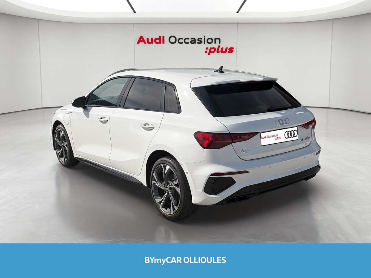 Audi A3 Sportback 40 TFSIe 204 S tronic 6 — photo 3