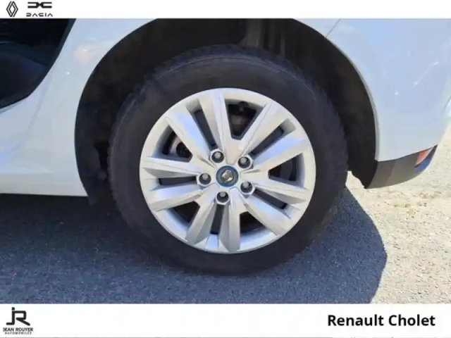 Renault Megane 1.6 e-tech plug-in hybrid 160ch evolution — photo 8