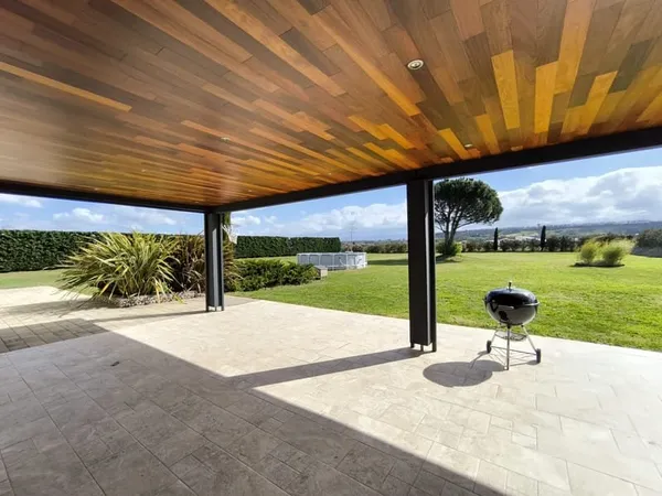 ETOILE. MAISON DE FAMILLE DE 270 m2. RENOVEE EN TOTALITE. MO