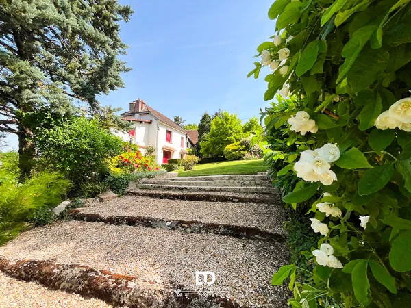 LA CHAMPENOISE - Propriété familiale avec piscine et parc arboré à proximité de Château-Thierry