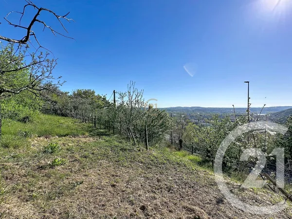 Terrain 973 m²
