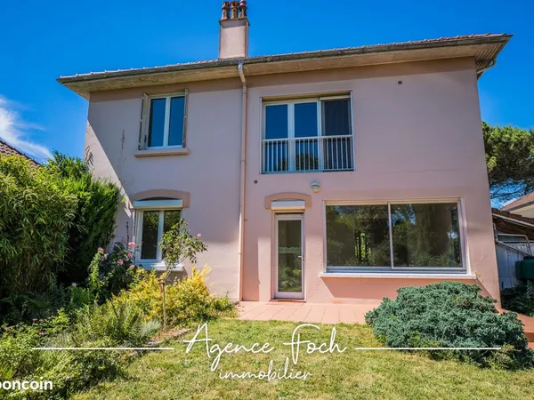 Propriété 5 pièces 178 m²