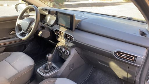 Dacia Jogger 1.6 140 Hybrid EDC - Extreme – 2023 – 44112 km – Hybride essence – Boîte Automatique — photo 24