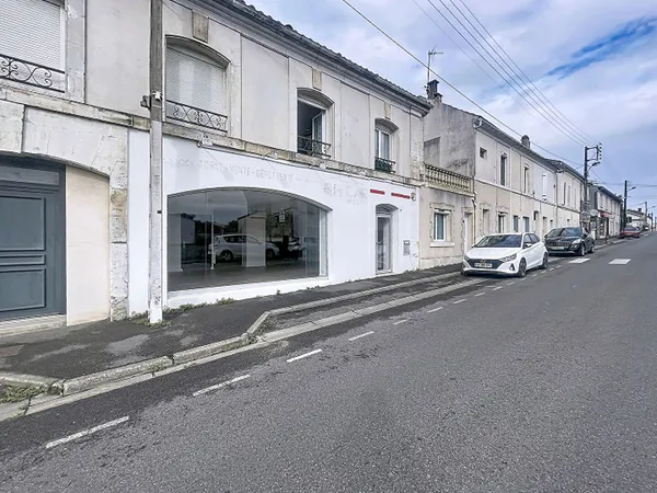 Local commercial 2 pièces 80 m²