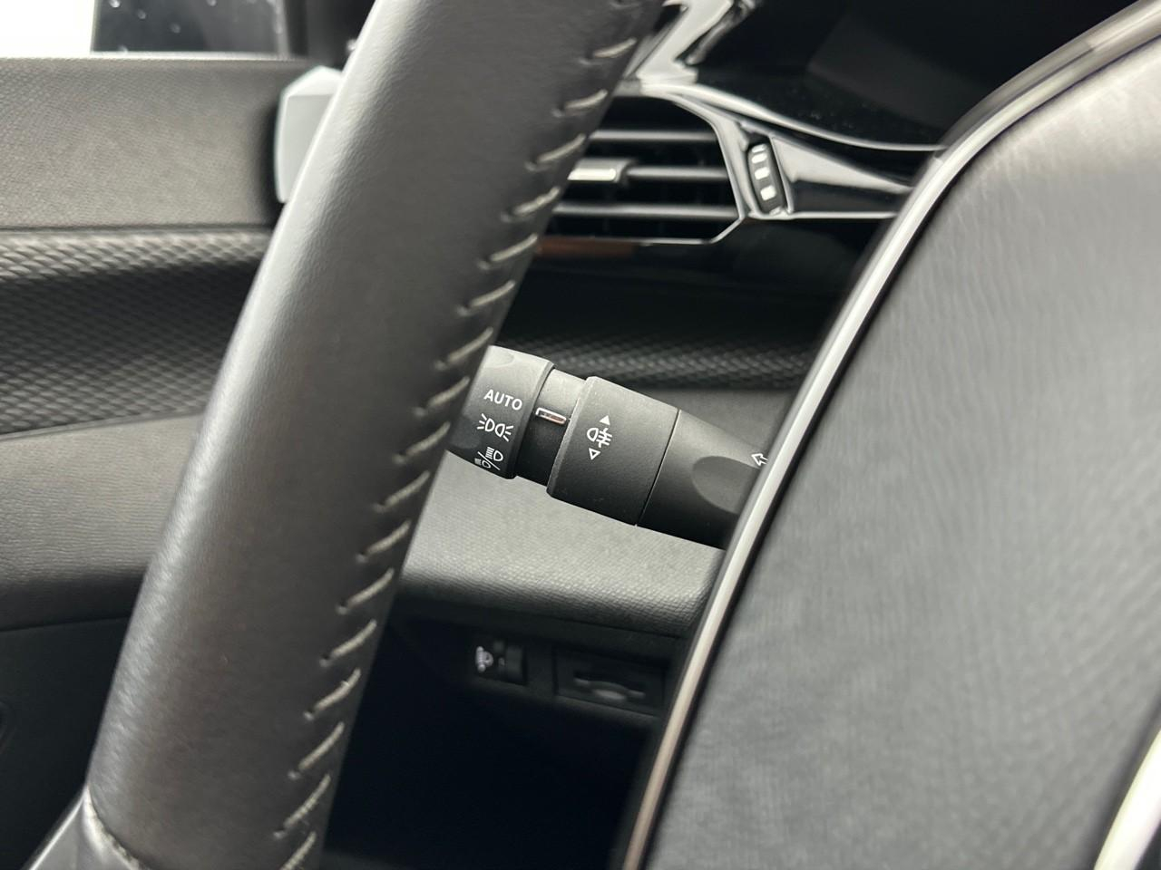 Peugeot 308 sw puretech 130ch s&s eat8 active pack — photo 19