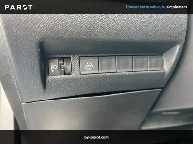Peugeot 2008 1.2 puretech 130ch s&amp;s allure eat8 7cv — photo 17