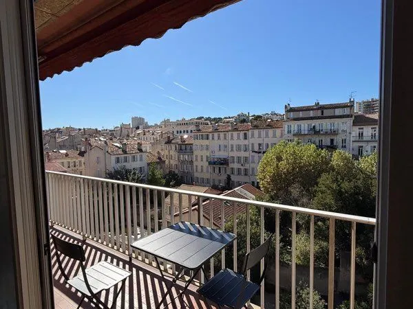 Superbe Type 1 avec terrasse