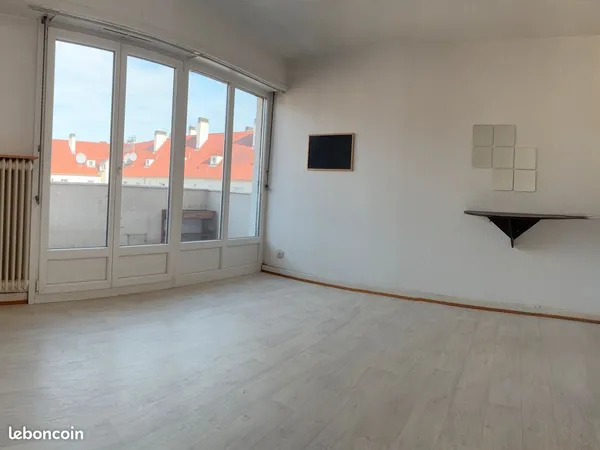 STUDIO à vendre Prox FACS et EM