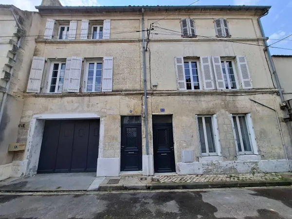 Maison 12 pièces 272 m²