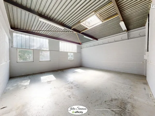 Bureau 56 m²