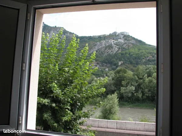 Studio 16m2. Jolie vue. Agréable
