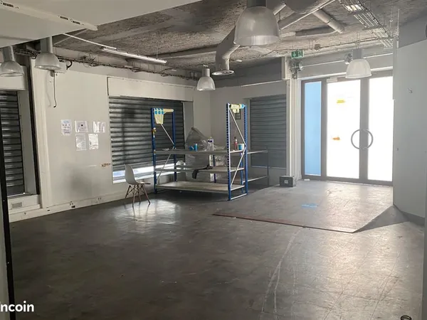 Bureau 170 m²