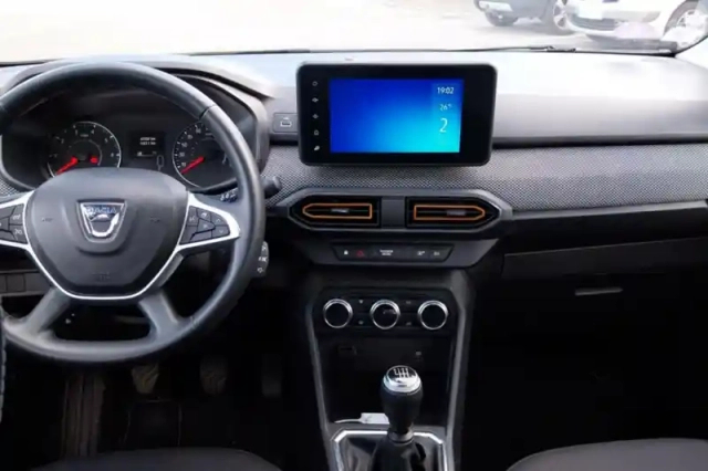 Dacia Sandero eco-g 100 — photo 9