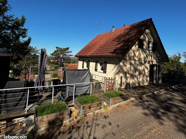 Maison individuelle 5 pièces - 94 m² - Terrain 695 m² - Montbéliard