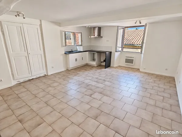 Studio 30 m² - Centre-ville Ajaccio - Dernier étage - DPE C - Disponible immédiatement