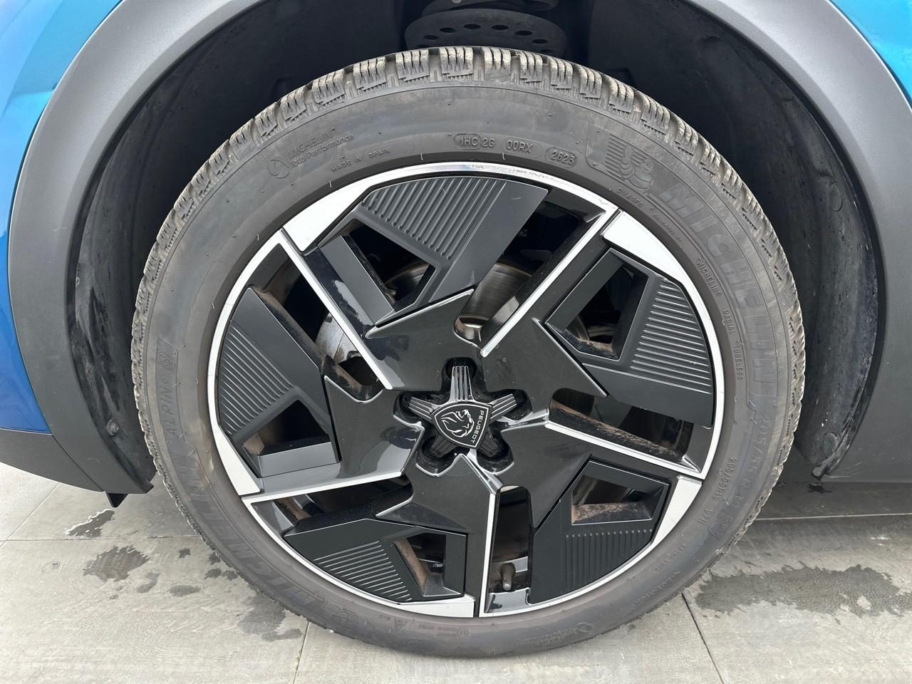 Peugeot 408 puretech 130 ch s&s eat8 gt — photo 14