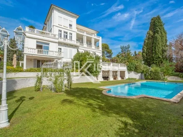 Appartement 4 pièces 173 m²