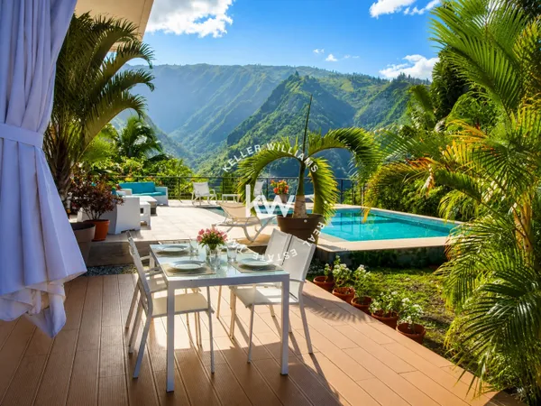 PUNAAUIA  PROPRIÉTÉ D'EXCEPTION AUX HAUTS DE MATATIA 346 m