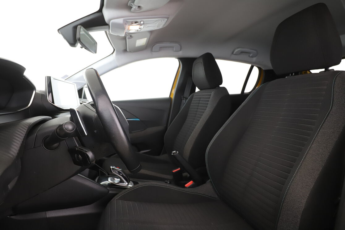 Peugeot 208 1.2 PureTech Style EAT8 — photo 9