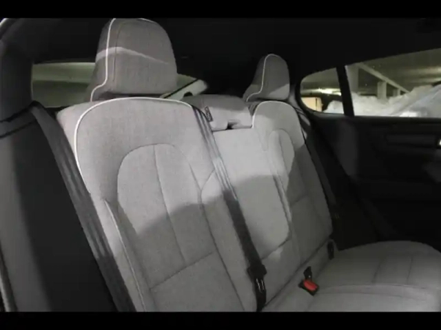 Volvo C40 recharge extended range 252ch ultimate — photo 11