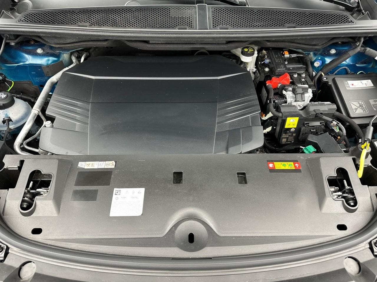 Peugeot 3008 electrique 210 ch 73 kwh gt — photo 13