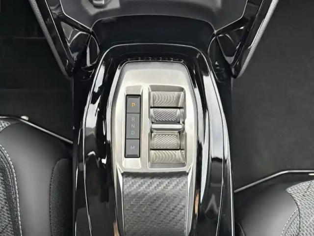 Peugeot 208 hybrid 110 e-dcs6 — photo 14