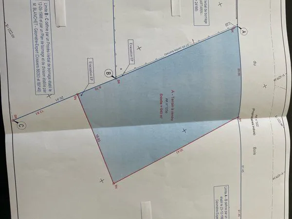 À VENDRE Terrain de 640 m² NON CONSTRUCTIBLE