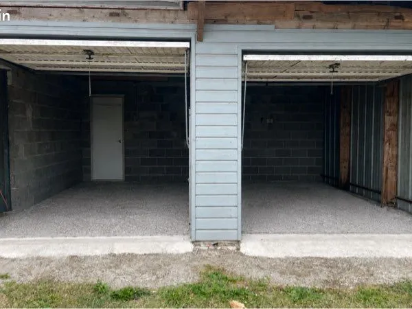 À LOUER Stockage/Garages