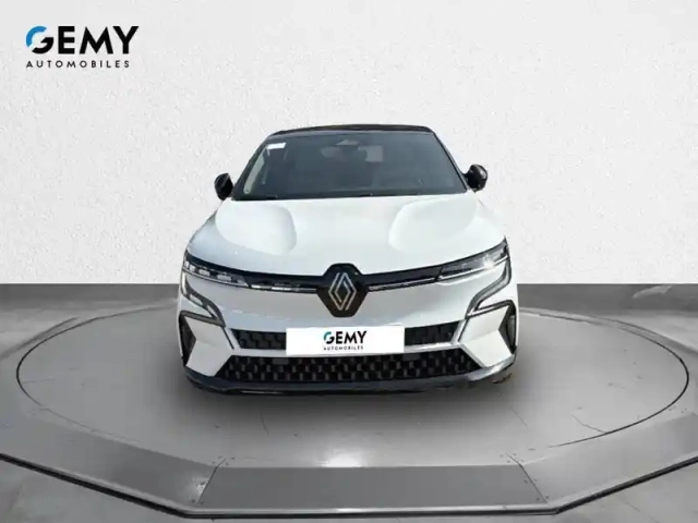 Renault Megane e-tech ev40 130ch standard charge — photo 2